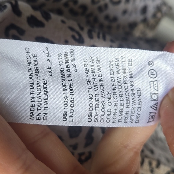 Chico's No-Iron Linen Sleeveless Animal-Print Tunic - Picture 9 of 9